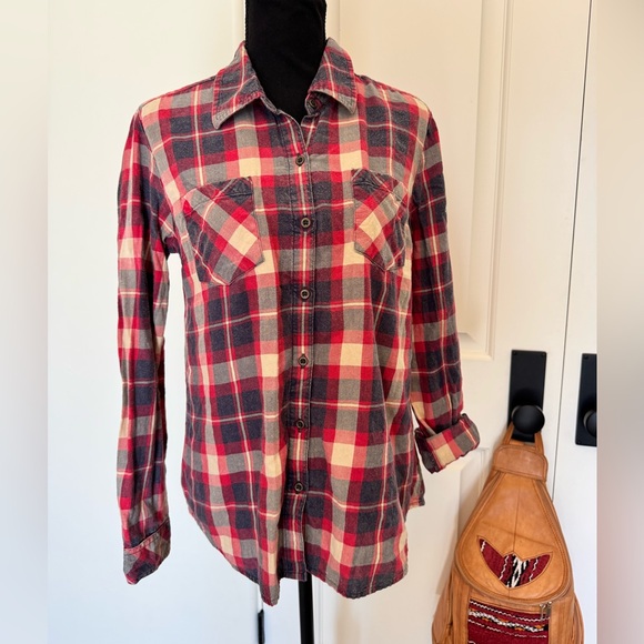 Natural Reflections Tops - Natural Reflections Flannel Button-Down Long-Sleeve Shirt for Ladies - Size Sm